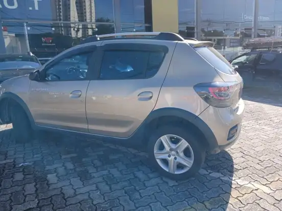 RENAULT-SANDERO-2023