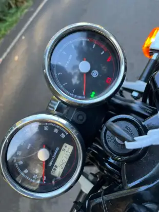 ROYAL ENFIELD-INTERCEPTOR-2022