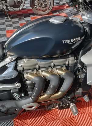 TRIUMPH-ROCKET III R-2021