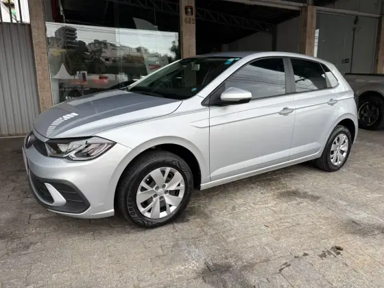 VOLKSWAGEN POLO 1.0 MPI MANUAL VOLKSWAGEN POLO 1.0 MPI MANUAL