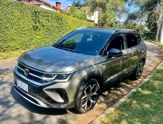 VOLKSWAGEN-TAOS-2023