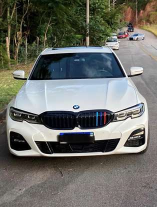 BMW-320i-2020