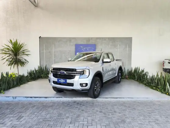 FORD RANGER 3.0 V6 TURBO DIESEL CD XLT 4X4 AUTOMÁTICO FORD RANGER 3.0 V6 TURBO DIESEL CD XLT 4X4 AUTOMÁTICO