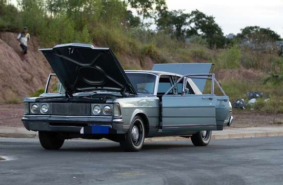 FORD-GALAXIE-1978