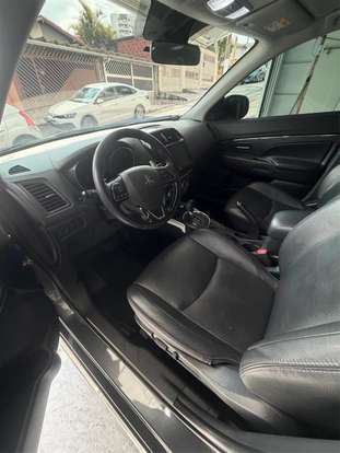MITSUBISHI-OUTLANDER-2021