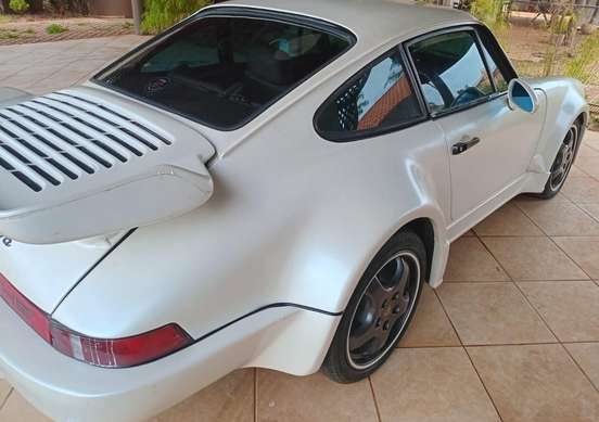PORSCHE-911-1993