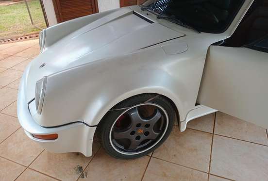 PORSCHE-911-1993