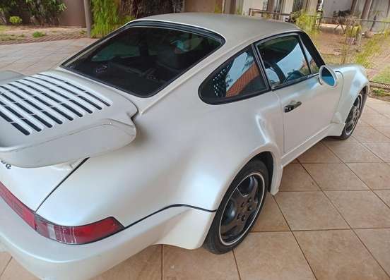 PORSCHE-911-1993