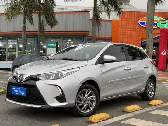 TOYOTA-YARIS-2023