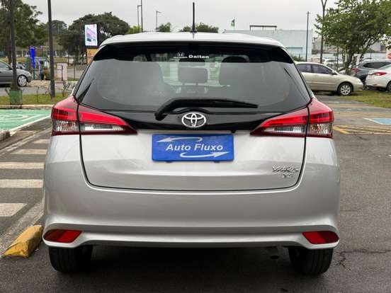 TOYOTA-YARIS-2023