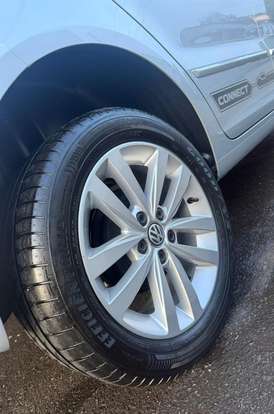 VOLKSWAGEN-FOX-2018