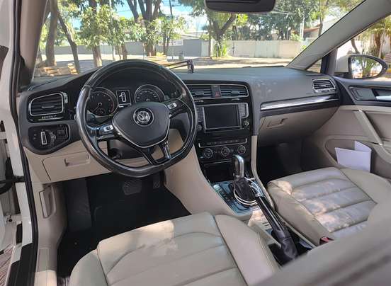 VOLKSWAGEN-GOLF-2016