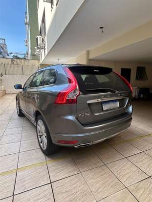 VOLVO-XC60-2017