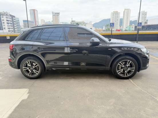 AUDI-Q5-2023