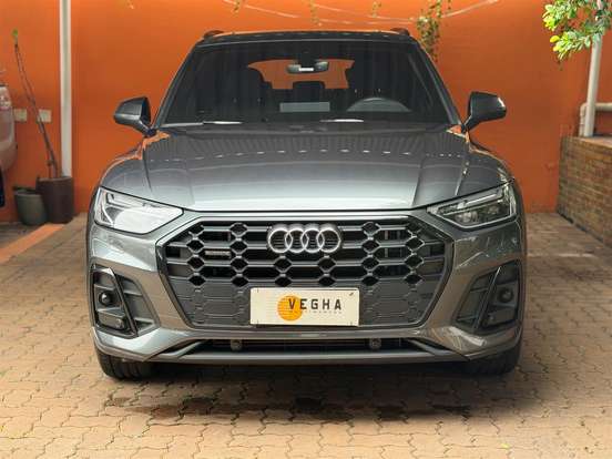 AUDI-Q5-2022