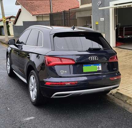 AUDI-Q5-2020