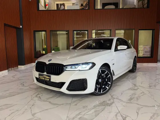 BMW 530e 2.0 16V TWINPOWER HÍBRIDO M SPORT AUTOMÁTICO BMW 530e 2.0 16V TWINPOWER HÍBRIDO M SPORT AUTOMÁTICO