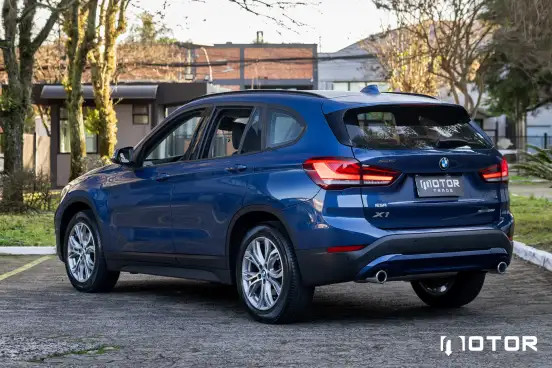 BMW-X1-2021