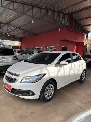 CHEVROLET ONIX 1.4 MPFI LT 8V FLEX 4P MANUAL