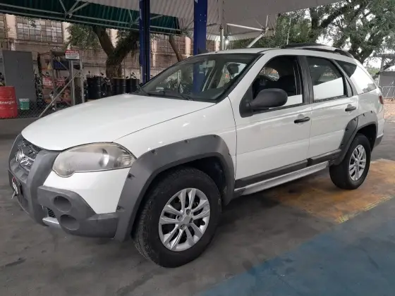 FIAT PALIO 1.8 MPI ADVENTURE WEEKEND 16V FLEX 4P MANUAL FIAT PALIO 1.8 MPI ADVENTURE WEEKEND 16V FLEX 4P MANUAL