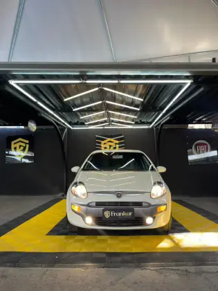 FIAT PUNTO 1.6 ESSENCE 16V FLEX 4P MANUAL
