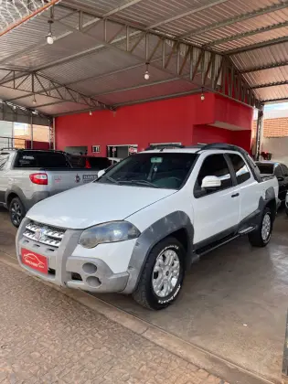 FIAT STRADA 1.8 MPI ADVENTURE CD 16V FLEX 2P MANUAL FIAT STRADA 1.8 MPI ADVENTURE CD 16V FLEX 2P MANUAL