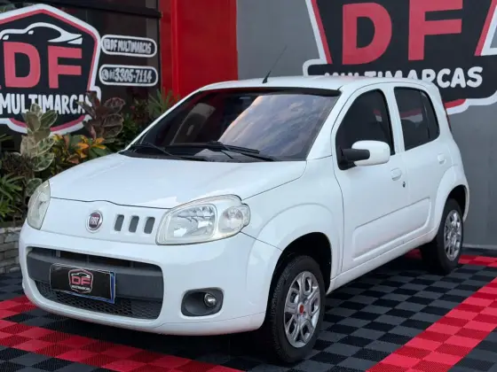 FIAT UNO 1.0 VIVACE 8V FLEX 4P MANUAL FIAT UNO 1.0 VIVACE 8V FLEX 4P MANUAL