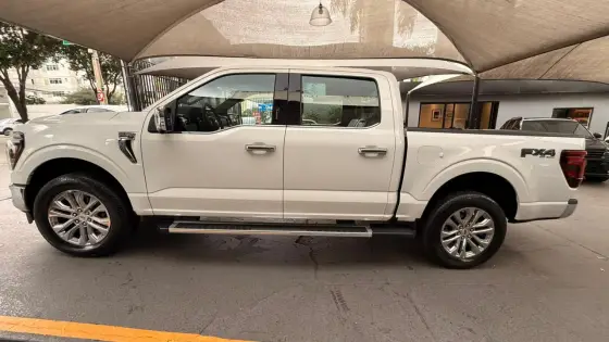 FORD F-150 5.0 V8 GASOLINA CD LARIAT FX4 AUTOMÁTICO FORD F-150 5.0 V8 GASOLINA CD LARIAT FX4 AUTOMÁTICO