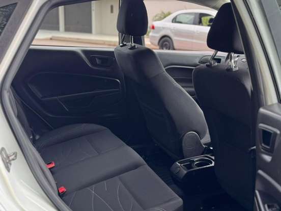 FORD-FIESTA-1.6 SEL SEDAN 16V FLEX 4P MANUAL FORD-FIESTA-2017