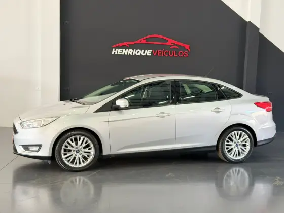 FORD FOCUS 2.0 SE 16V FLEX 4P POWERSHIFT