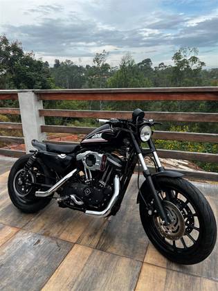 HARLEY-DAVIDSON SPORTSTER XL 883 R 