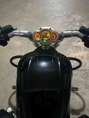 HARLEY-DAVIDSON-V-ROD MUSCLE-2012