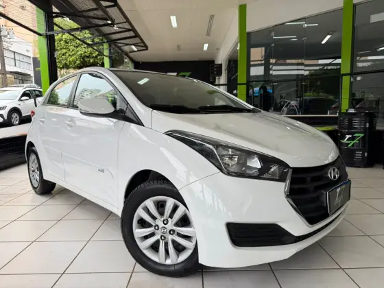 HYUNDAI HB20 1.0 COMFORT PLUS 12V FLEX 4P MANUAL HYUNDAI HB20 1.0 COMFORT PLUS 12V FLEX 4P MANUAL