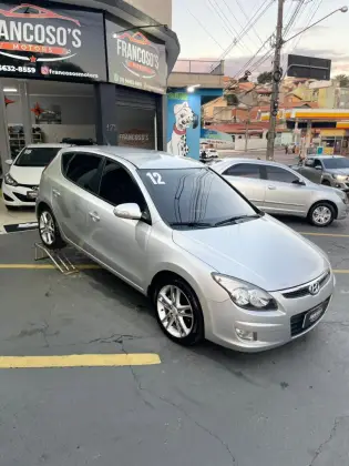 HYUNDAI I30 2.0 MPFI GLS 16V GASOLINA 4P MANUAL HYUNDAI I30 2.0 MPFI GLS 16V GASOLINA 4P MANUAL