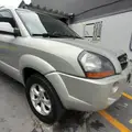 HYUNDAI TUCSON 2.0 MPFI GL 16V 2WD GASOLINA 4P AUTOMÁTICO HYUNDAI TUCSON 2.0 MPFI GL 16V 2WD GASOLINA 4P AUTOMÁTICO