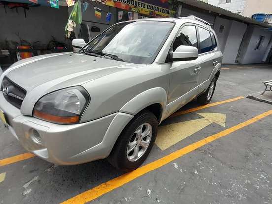 HYUNDAI-TUCSON-2.0 MPFI GL 16V 2WD GASOLINA 4P AUTOMÁTICO HYUNDAI-TUCSON-2011