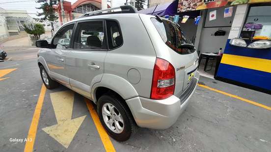 HYUNDAI-TUCSON-2011