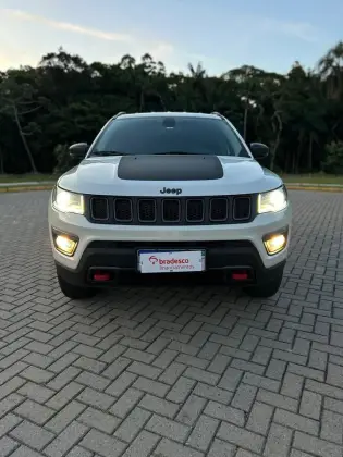 JEEP COMPASS 2.0 16V DIESEL TRAILHAWK 4X4 AUTOMÁTICO JEEP COMPASS 2.0 16V DIESEL TRAILHAWK 4X4 AUTOMÁTICO