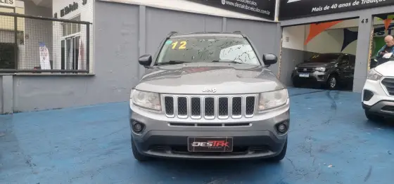 JEEP COMPASS 2.0 SPORT 4X2 16V GASOLINA 4P AUTOMÁTICO JEEP COMPASS 2.0 SPORT 4X2 16V GASOLINA 4P AUTOMÁTICO