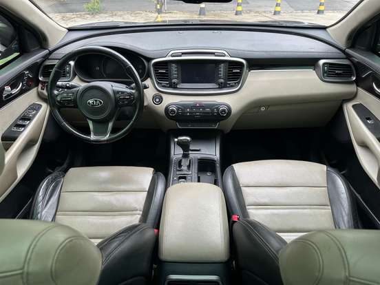 KIA-SORENTO-3.3 V6 GASOLINA EX 7L AUTOMATICO KIA-SORENTO-2015