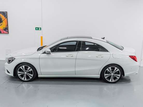MERCEDES-BENZ-CLA 200-1.6 VISION 16V FLEX 4P AUTOMÁTICO MERCEDES-BENZ-CLA 200-2014