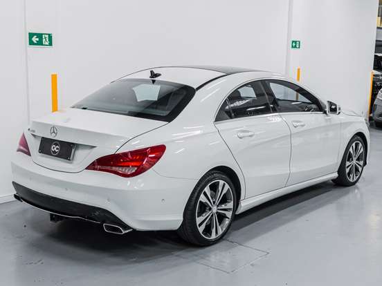 MERCEDES-BENZ-CLA 200-1.6 VISION 16V FLEX 4P AUTOMÁTICO MERCEDES-BENZ-CLA 200-2014