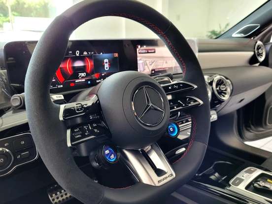 MERCEDES-BENZ-CLA 45 AMG-2025