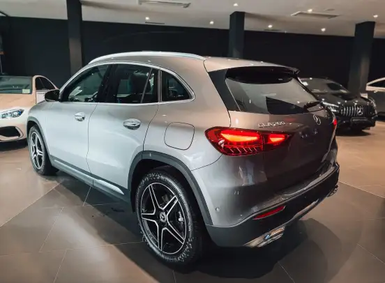 MERCEDES-BENZ-GLA 200-2026