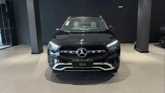 MERCEDES-BENZ-GLA 200-2026