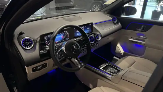 MERCEDES-BENZ-GLA 200-2026