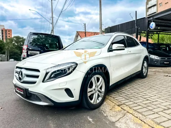 MERCEDES-BENZ GLA 250 2.0 16V TURBO GASOLINA VISION 4P AUTOMÁTICO MERCEDES-BENZ GLA 250 2.0 16V TURBO GASOLINA VISION 4P AUTOMÁTICO