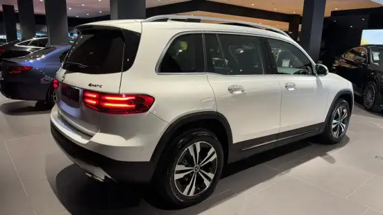 MERCEDES-BENZ-GLB 220-2026