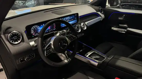 MERCEDES-BENZ-GLB 220-2026