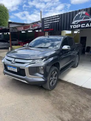 MITSUBISHI L200 TRITON 2.4 16V TURBO DIESEL SPORT HPE CD 4P 4X4 AUTOMÁTICO MITSUBISHI L200 TRITON 2.4 16V TURBO DIESEL SPORT HPE CD 4P 4X4 AUTOMÁTICO